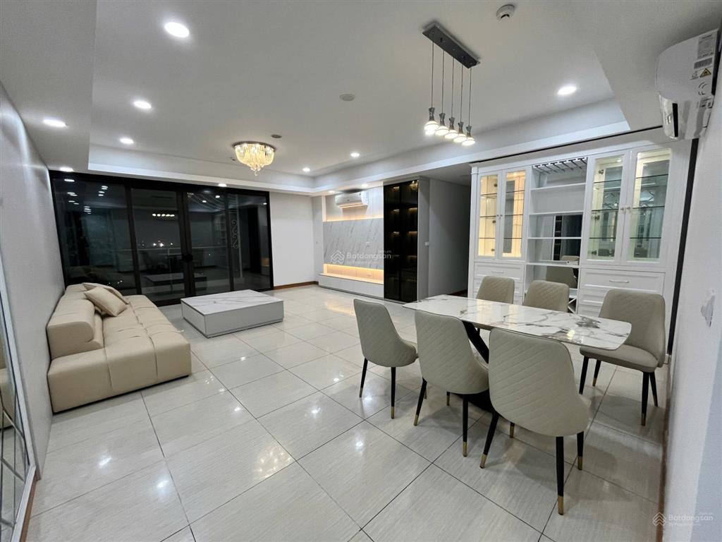 Hot. hot chủ nhà gửi bán căn hộ 4pn dt 198m2 tại chung cư dolphin plaza số 28 trần bình mỹ đình tl