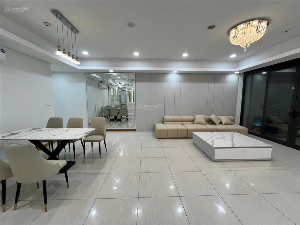 Hot. hot chủ nhà gửi bán căn hộ 4pn dt 198m2 tại chung cư dolphin plaza số 28 trần bình mỹ đình tl