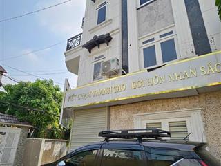 Căn góc 2 mặt tiền  5 tầng hẻm xe hơi thông  đang cho thuê làm spa dòng tiền ổn định