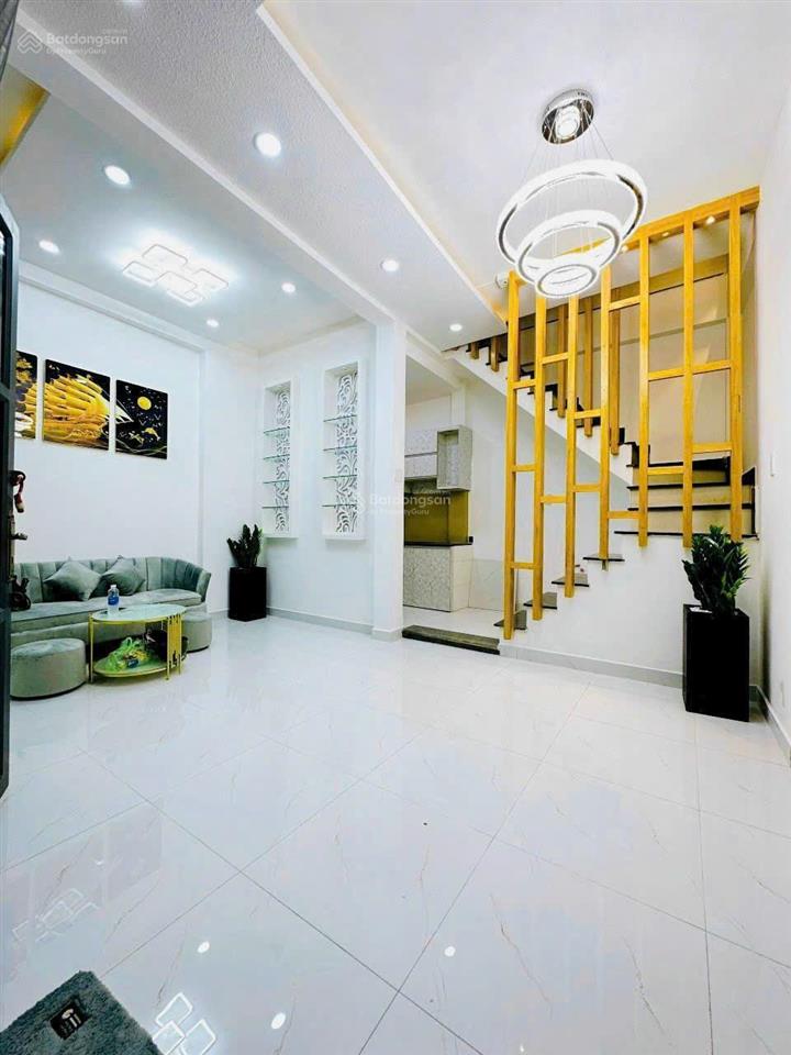 Nhà 3 tầng ngang lớn 5,4m  nguyễn công hoan, phú nhuận  33.2m2 , chỉ 5t8