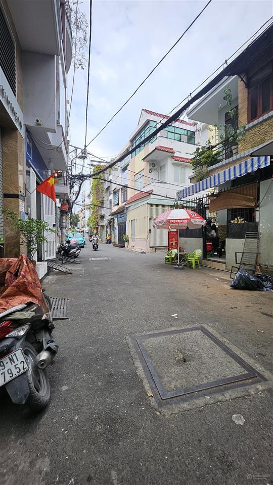 Nhà 3 tầng ngang lớn 5,4m  nguyễn công hoan, phú nhuận  33.2m2 , chỉ 5t8