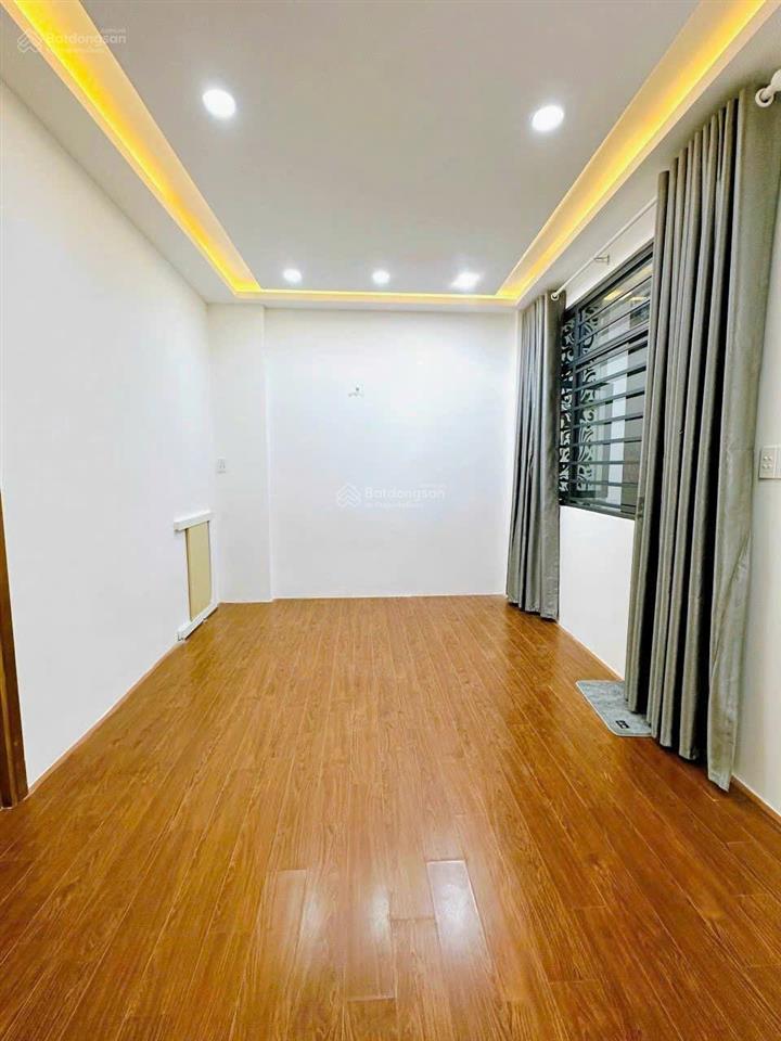 Nhà 3 tầng ngang lớn 5,4m  nguyễn công hoan, phú nhuận  33.2m2 , chỉ 5t8