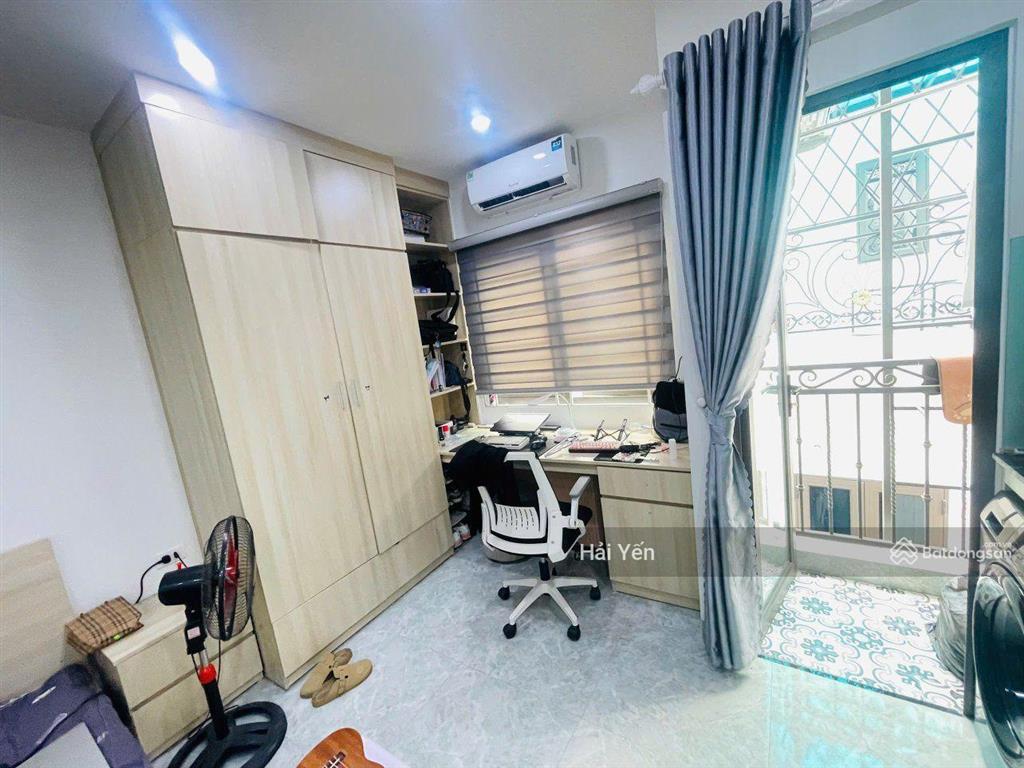 Bán nhà riêng cầu giấy  sẵn dòng tiền cho thuê 60 triệu/tháng 52m2 x 6 tầng, 17,8 tỷ