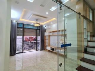 Phân lô cầu giấy ô tô tránh 40m2 x 6 tầng, ô tô vào nhà, vị trí cực đỉnh gần hồ tây