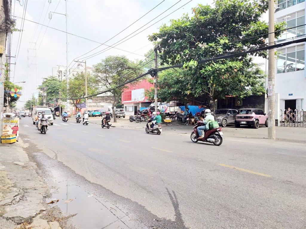 Chủ bán gấp  chỉ 3.x tỷ, kdc gần dt 743, ngã 4 nguyễn văn trỗi, an phú