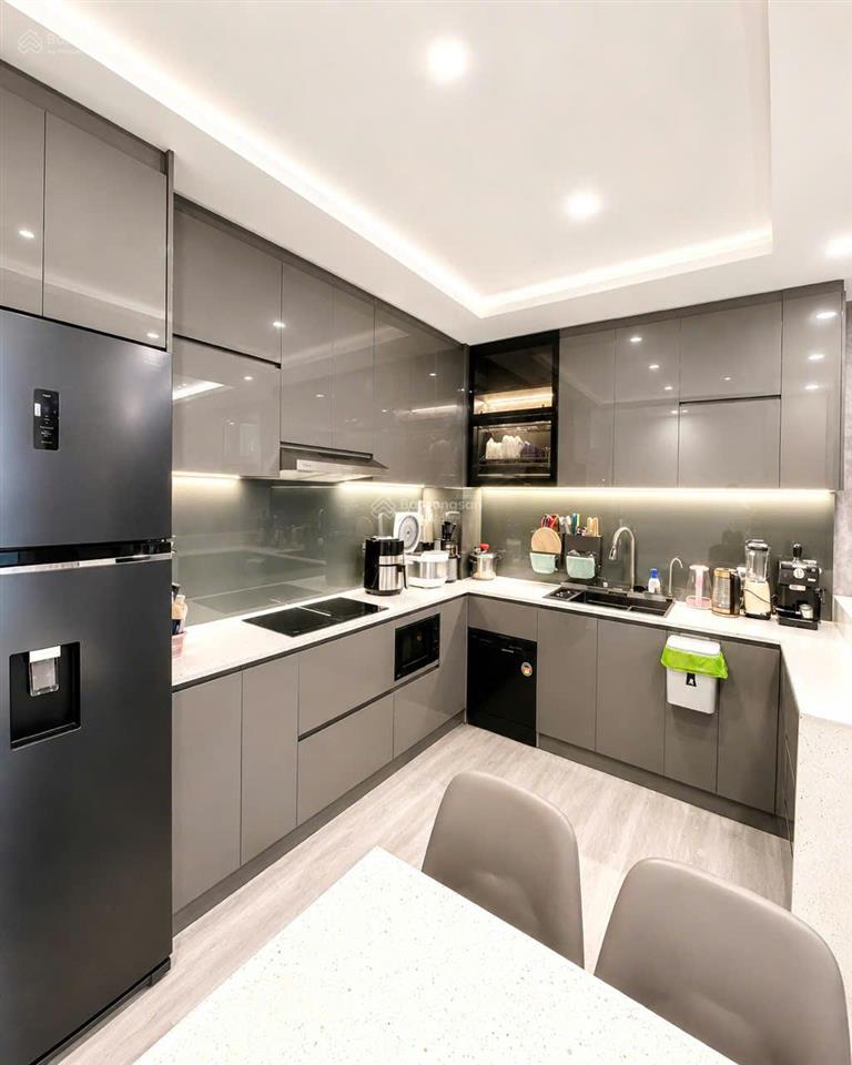 Bán căn hộ the everrich i, giá 8 tỷ, đt 116m2, 3pn, 2wc, hướng đb, pháp lý đầy đủ