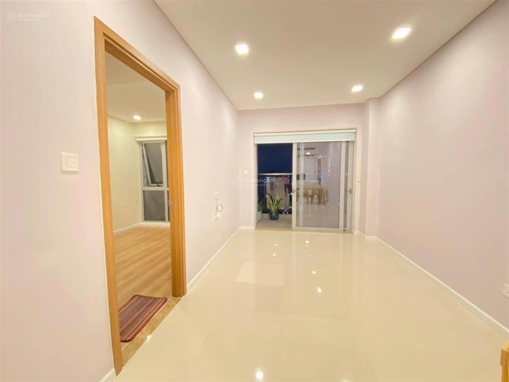 Cần cho thuê căn góc  rivera park sài gòn, 88m2, 2pn + 2wc, căn góc, giá 17tr/th có nội thất