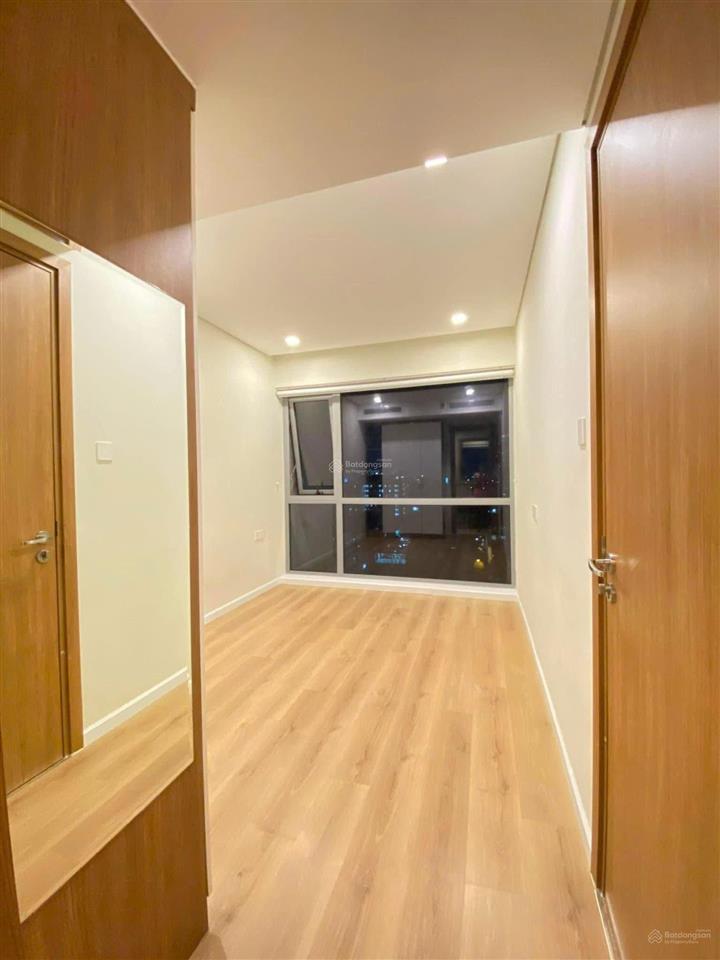 Cần cho thuê căn góc  rivera park sài gòn, 88m2, 2pn + 2wc, căn góc, giá 17tr/th có nội thất