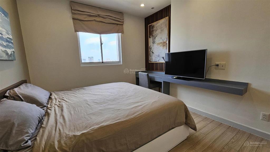 Bán căn hộ central garden, 5,68 tỷ, 83m2, 2pn, 2wc, đầy đủ nội thất, q1   0916 565 ***