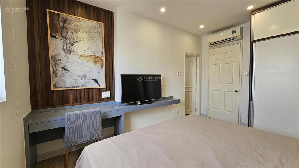 Bán căn hộ central garden, 5,68 tỷ, 83m2, 2pn, 2wc, đầy đủ nội thất, q1   0916 565 ***