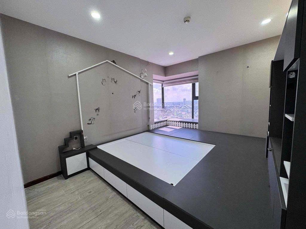 Cần bán gấp căn hộ chung cư res 11, giá đúng 5,15 tỷ, 75m2, 2pn, 2wc, tặng nt  0916 565 ***
