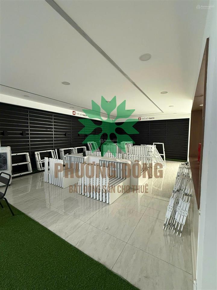 Công ty cho thuê showroom đẹp 2500m2 đại lộ lê nin, phù hợp oto, siêu thị điện máy, logictis, vlxd