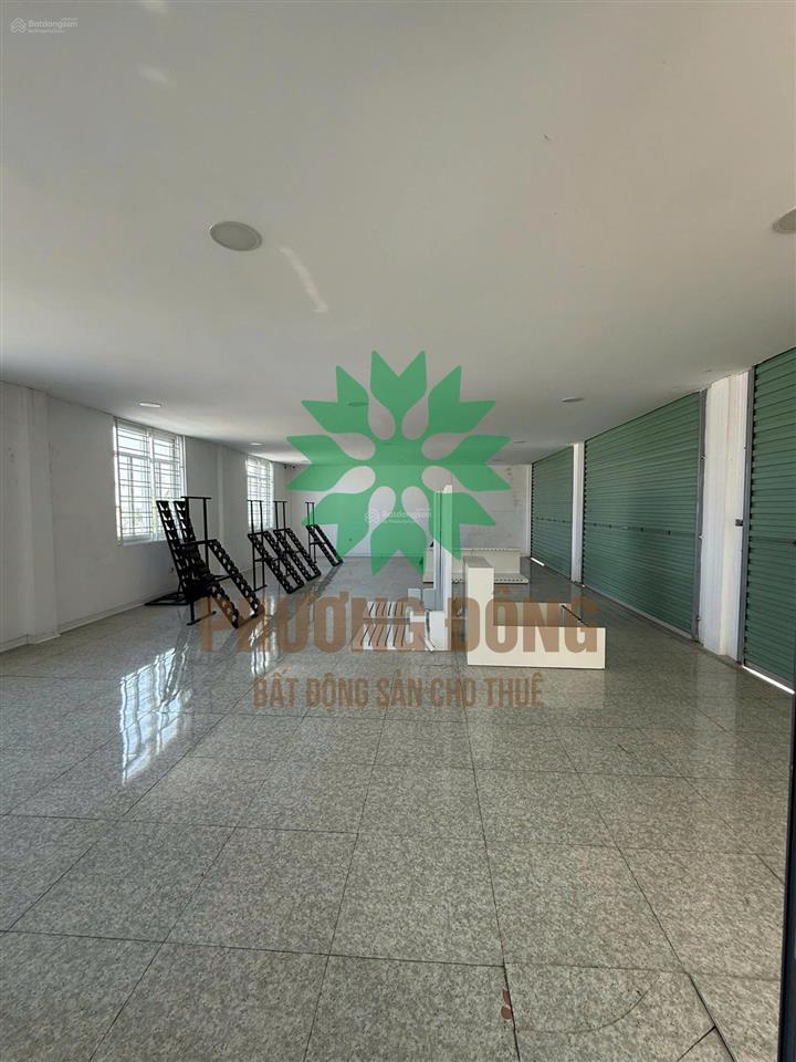 Công ty cho thuê showroom đẹp 2500m2 đại lộ lê nin, phù hợp oto, siêu thị điện máy, logictis, vlxd