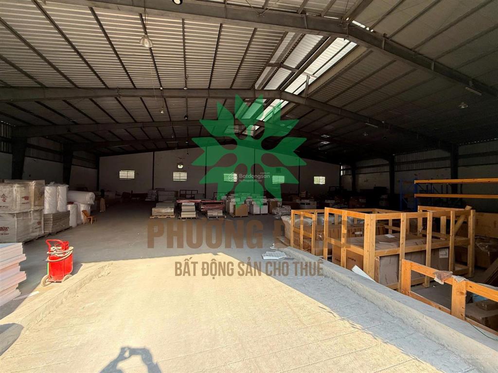 Công ty cho thuê showroom đẹp 2500m2 đại lộ lê nin, phù hợp oto, siêu thị điện máy, logictis, vlxd