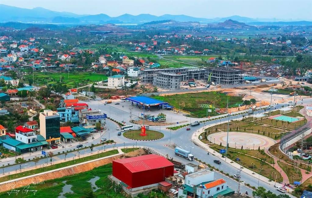 Cần tiền bán gấp đất tại trục chính đường vườn chay, tiền an, phường quảng yên, tỉnh quảng ninh