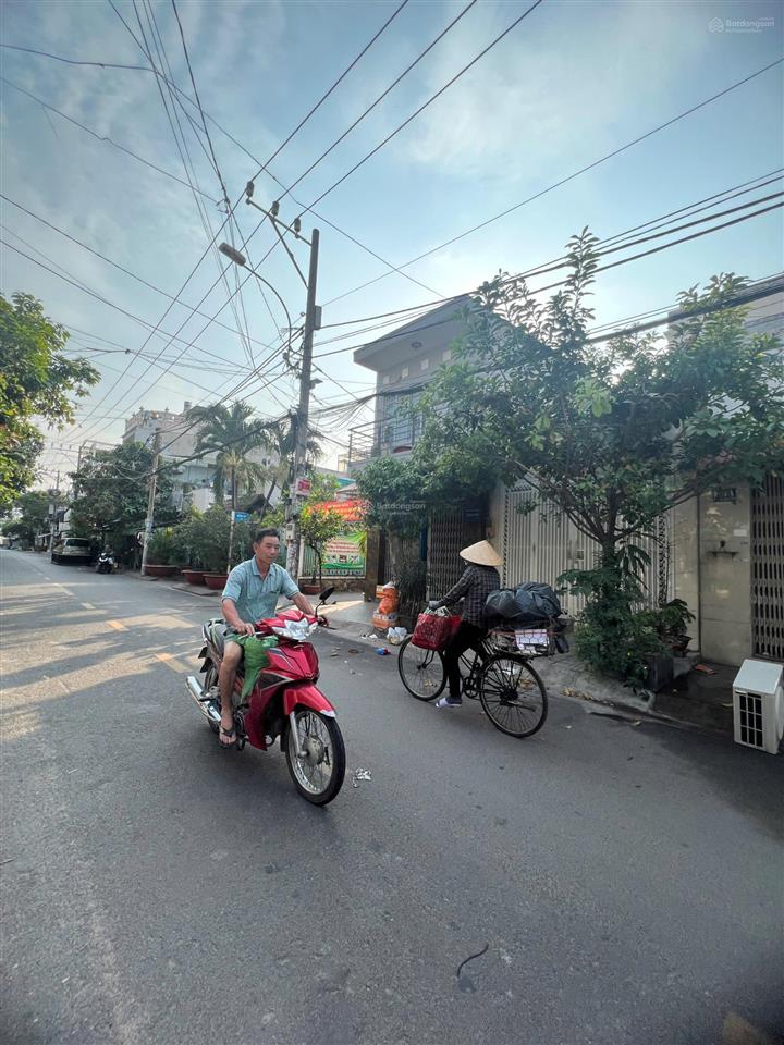 Mt tây sơn giá chỉ 6.4 tỷ đường 13m có vỉa hè sát nhà thờ tân hương