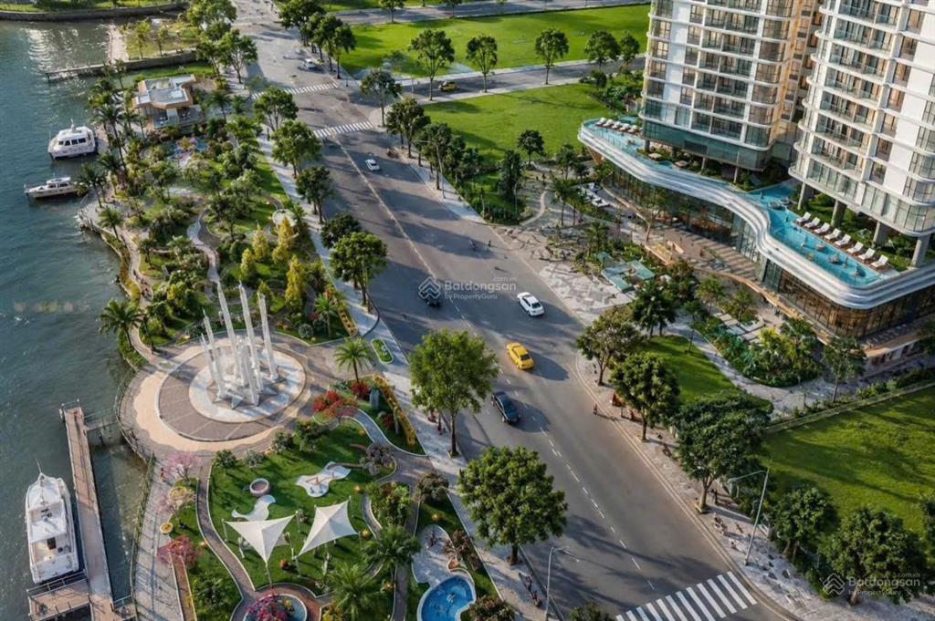 Căn hộ ven sông bến du thuyền, ở thành phố mới