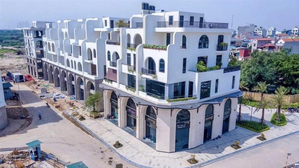 Shophouse 90m² kinh doanh dòng tiền nằm trên trục đường thông, đã có sổ đỏ