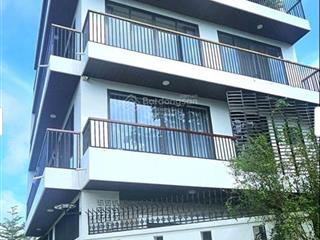 Bán nhà mặt tiền 4 tầng đường quản trọng linh ngang 9m gần chợ giáp quận 7 tặng nội thất lung linh