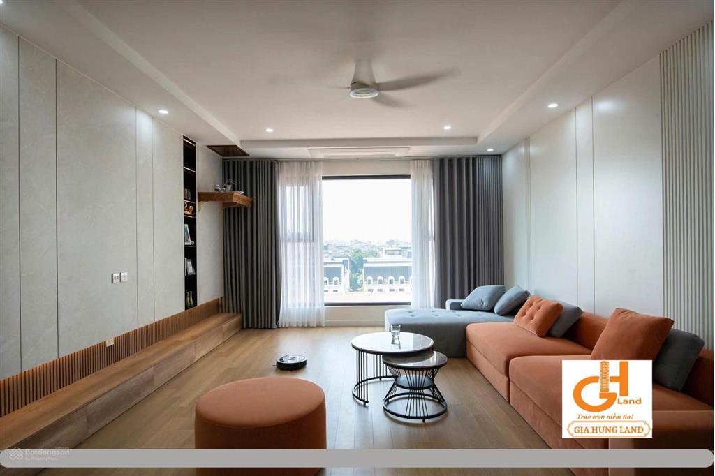 Chính chủ cần bán căn hộ 3 ngủ chung cư la casta văn phú  hà đông.  0854 478 ***