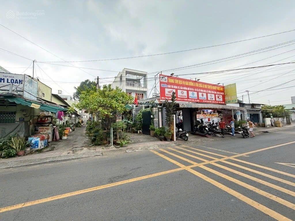 Vị trí kinh doanh lý tưởng nhất quận 9  mặt tiền tân hoà 2 sân để 2 chiếc ô tô thoải mái