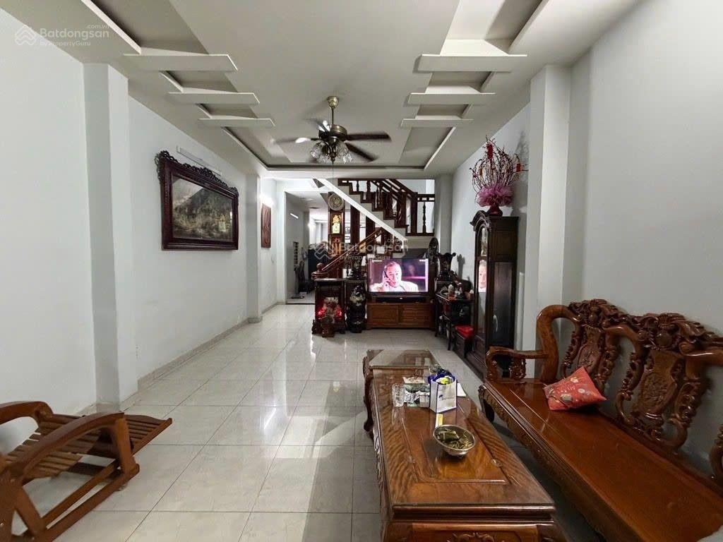 Vị trí kinh doanh lý tưởng nhất quận 9  mặt tiền tân hoà 2 sân để 2 chiếc ô tô thoải mái