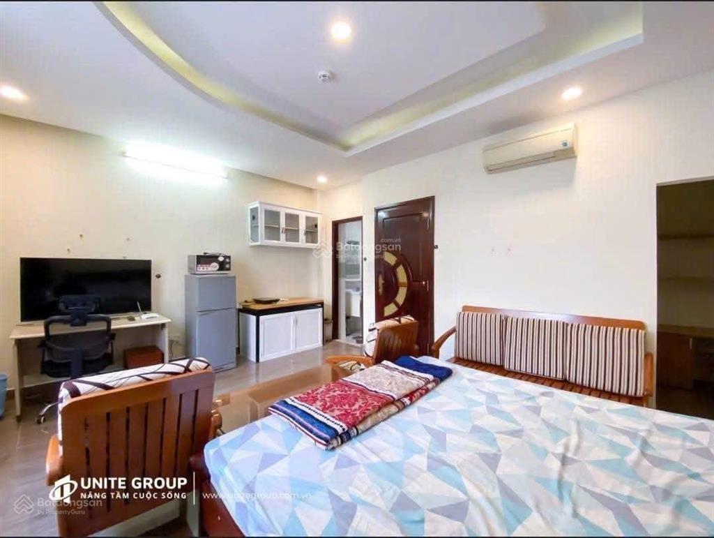 Cho thuê căn hộ quận 4, mặt tiền đường bến vân đồn, gần cầu calmette quận 1 có thang máy, bảo vệ