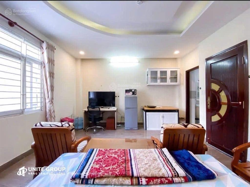 Cho thuê căn hộ quận 4, mặt tiền đường bến vân đồn, gần cầu calmette quận 1 có thang máy, bảo vệ