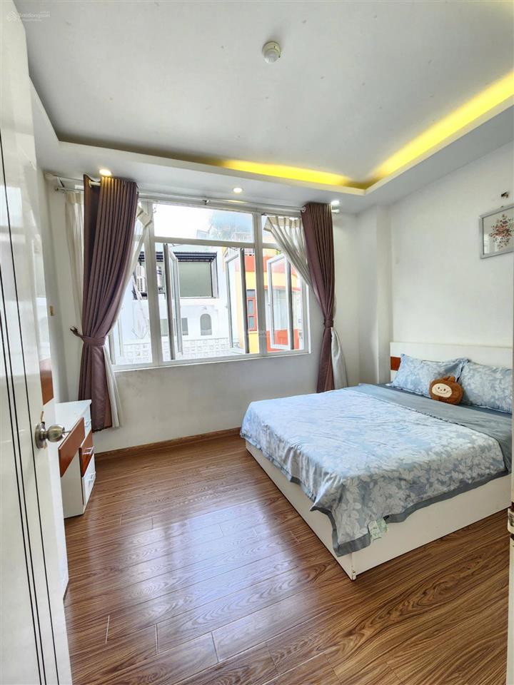 Cho thuê căn hộ 1pn tách bếp quận 1 gần đh văn lang, chợ bến thành máy giặt riêng, thang máy