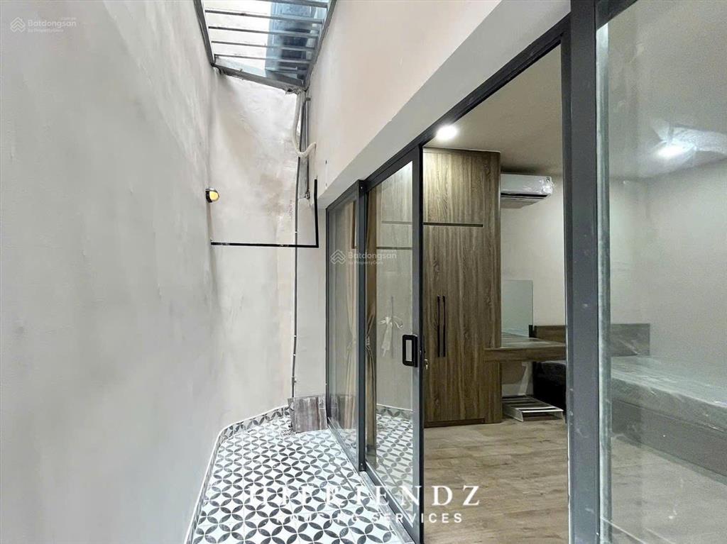 Cho thuê căn hộ 1pn 40m2 trần hưng đạo quận 5 gần đh sài gòn, đh sư phạm có sân sau, full nội thất