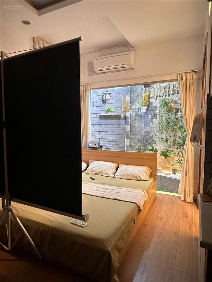 Cho thuê studio sân vườn quận 1 gần chợ bến thành, bùi viện full nội thất phong cách homestay