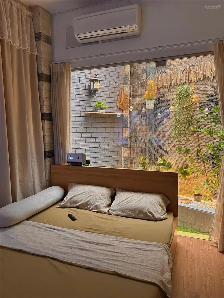 Cho thuê studio sân vườn quận 1 gần chợ bến thành, bùi viện full nội thất phong cách homestay