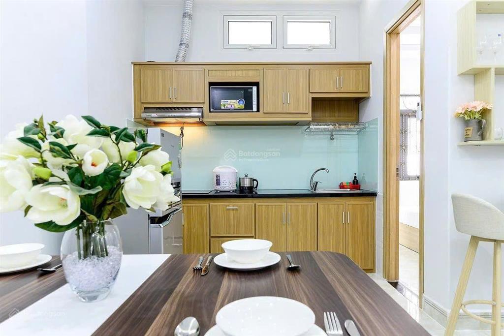 Cho thuê căn hộ 2pn 2wc quận 1 gần công viên lê văn tám, đh kinh tế full nội thất thang máy
