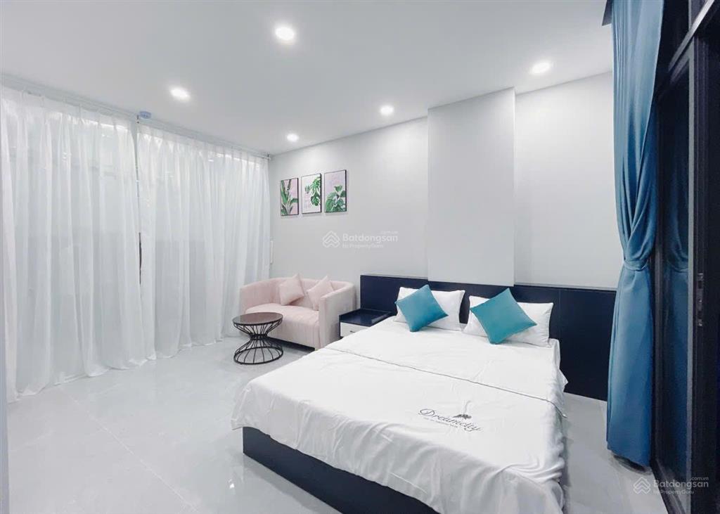 Cho thuê 1pn ban công quận 3 gần công viên lê văn tám, đh kinh tế full nội thất máy giặt riêng