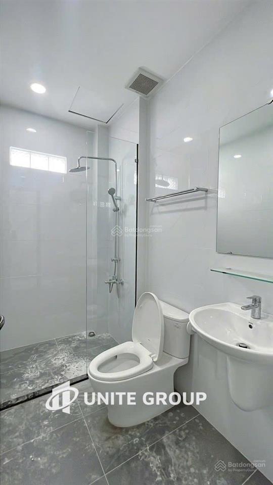 Cho thuê 1pn ban công quận 3 gần công viên lê văn tám, đh kinh tế full nội thất máy giặt riêng