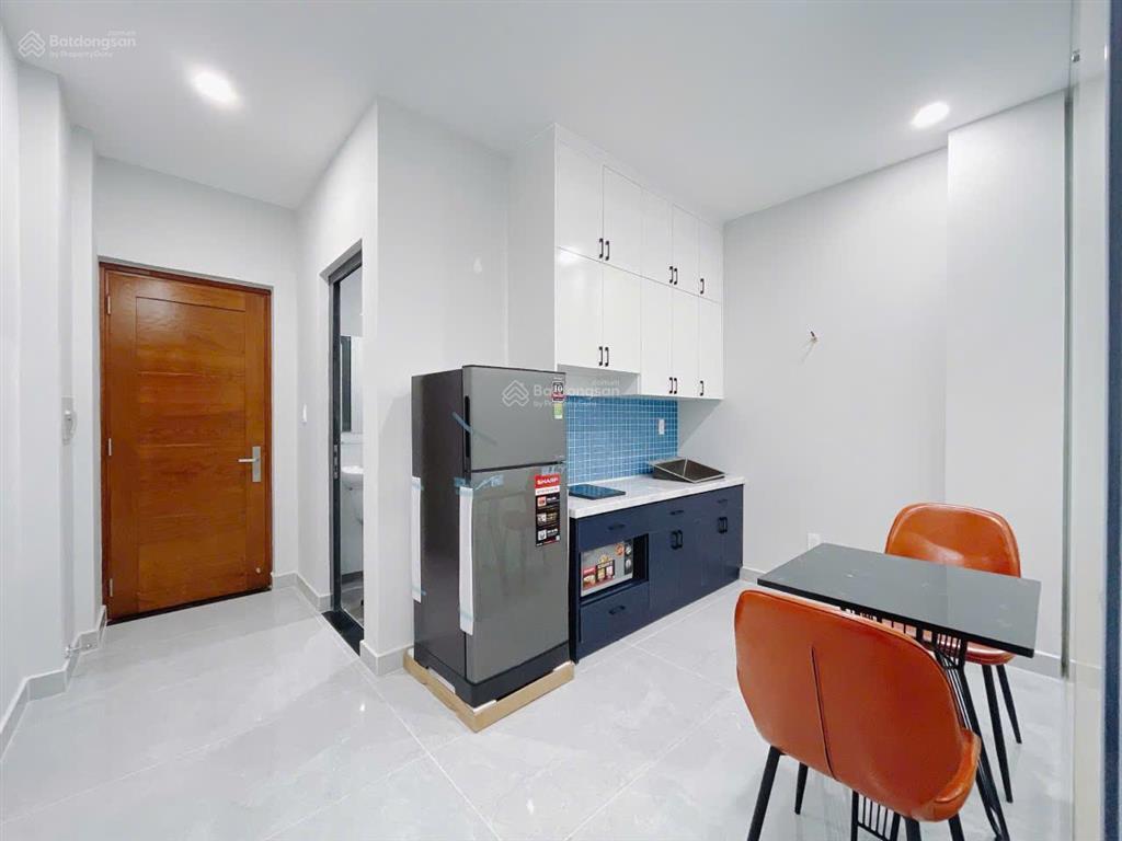 Cho thuê 1pn ban công quận 3 gần công viên lê văn tám, đh kinh tế full nội thất máy giặt riêng