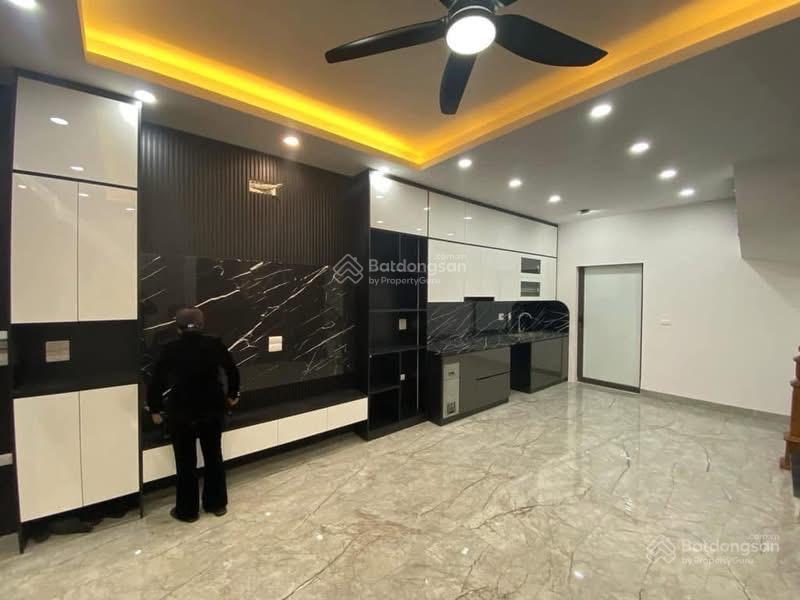 Phân lô lõi phú diễn  42m2  ô tô đỗ cửa, 40m ra phố, thang máy  11.45 tỷ