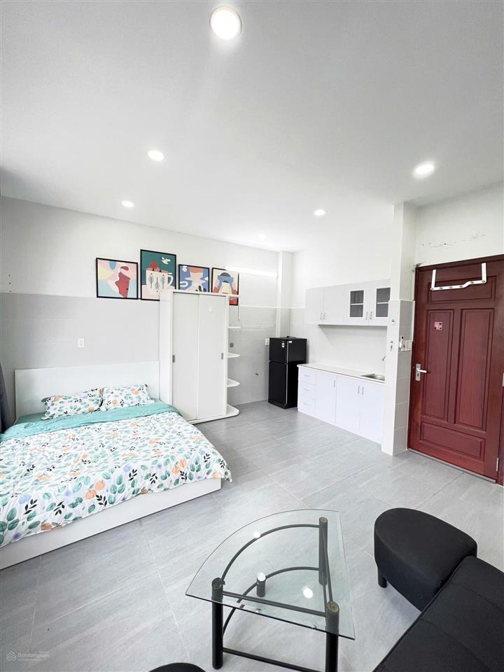 Cho thuê studio cửa sổ thoáng view bờ kè trường sa  thuận tiện di chuyển