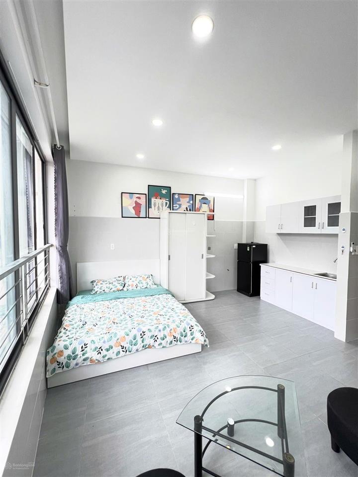 Cho thuê studio cửa sổ thoáng view bờ kè trường sa  thuận tiện di chuyển