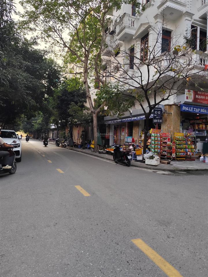 Bán đất khu phân lô 918 phúc đồng 90m² , mt 5m ôtô tránh vỉa hè giá chào 17,7 tỷ .