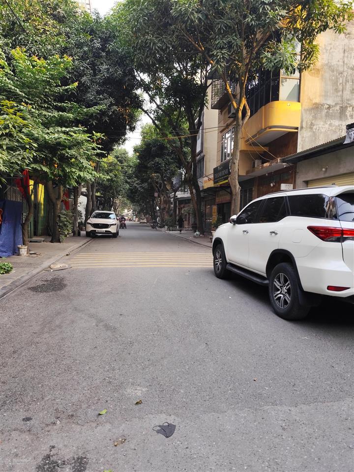 Bán đất khu phân lô 918 phúc đồng 90m² , mt 5m ôtô tránh vỉa hè giá chào 17,7 tỷ .