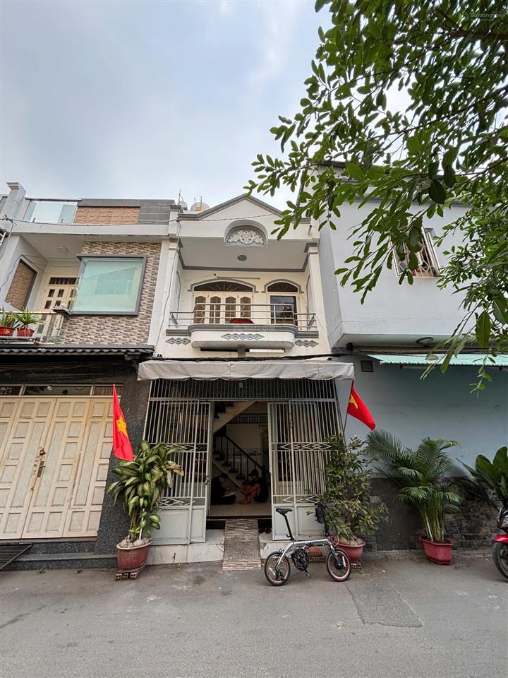Nhà mặt tiền đường 8m quận gò vấp, vị trí đẹp
