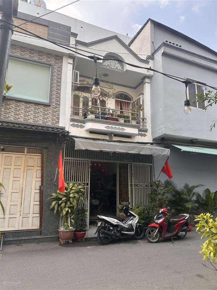 Nhà mặt tiền đường 8m quận gò vấp, vị trí đẹp