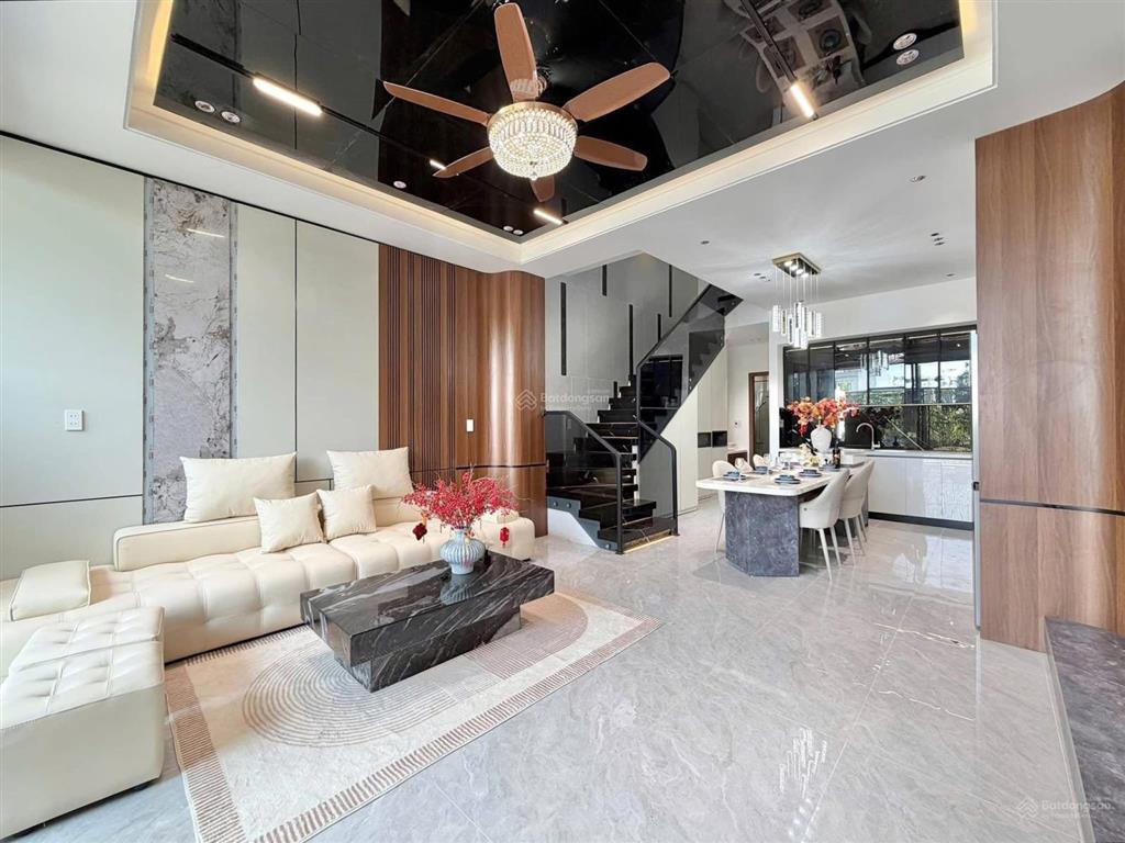 Kim ngưu, hai bà trưng  47m2 x 5t  10m ra ô tô tránh  11 tỷ có tl  sổ long lanh