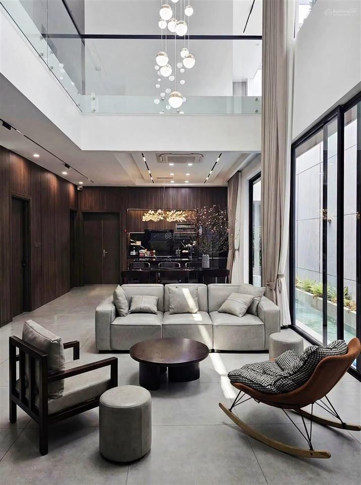 Kim ngưu  45m2 x 5t  mặt tiền khủng  10m ra ô tô tránh  chỉ 11 tỷ có tl.