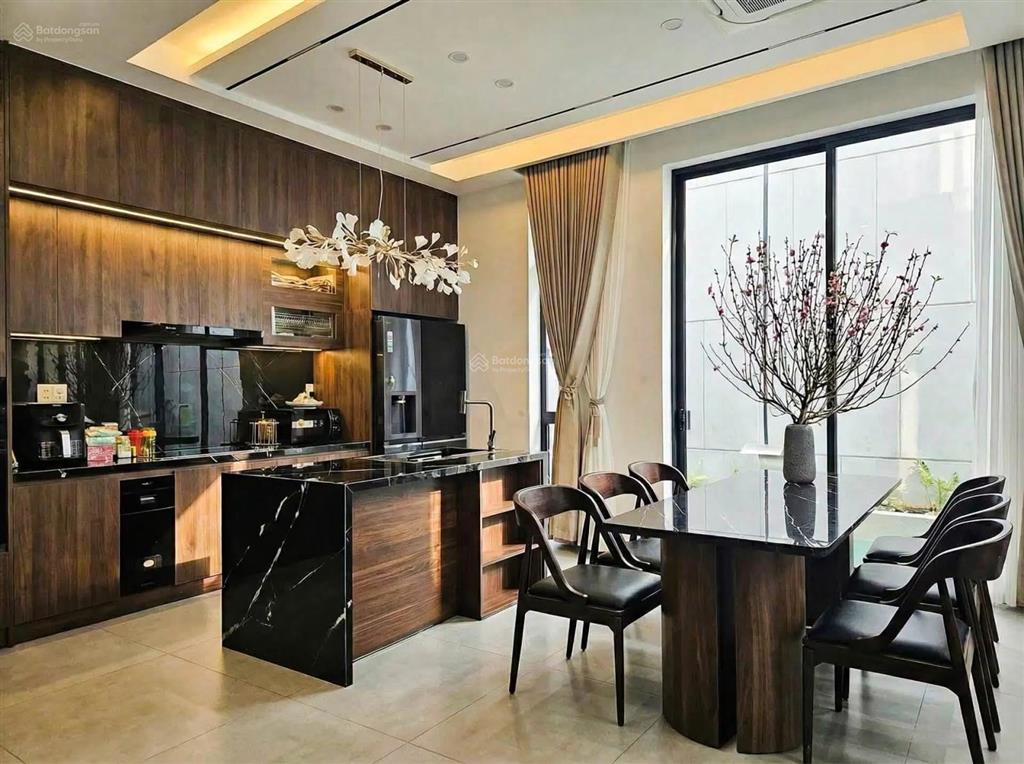 Kim ngưu  45m2 x 5t  mặt tiền khủng  10m ra ô tô tránh  chỉ 11 tỷ có tl.