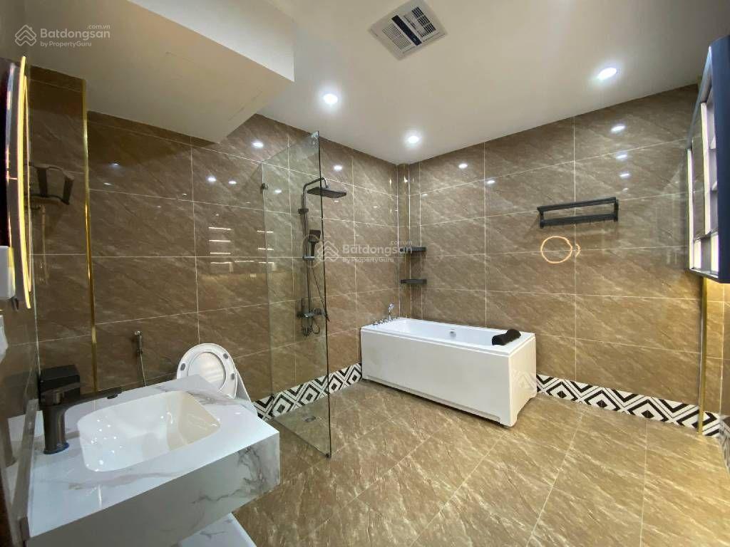 Hoàng cầu  47m2 x 5t  10m ra ngõ 3 ô tô tránh  nhỉnh 11 tỷ có tl  hiếm