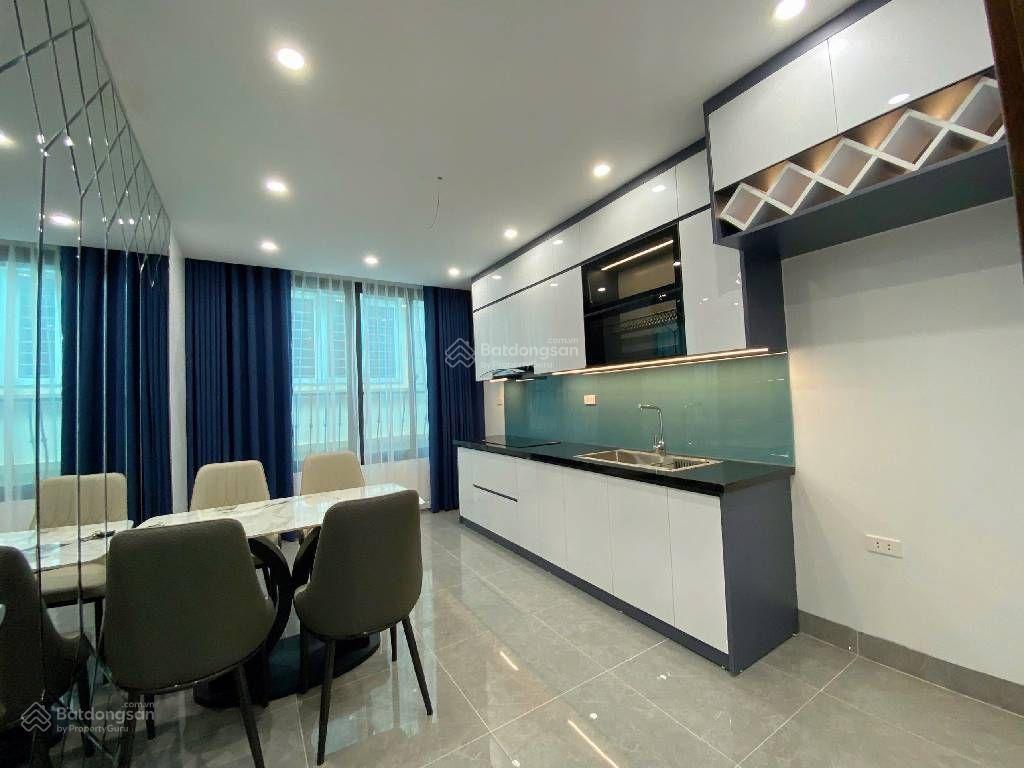 Hoàng cầu  47m2 x 5t  10m ra ngõ 3 ô tô tránh  nhỉnh 11 tỷ có tl  hiếm
