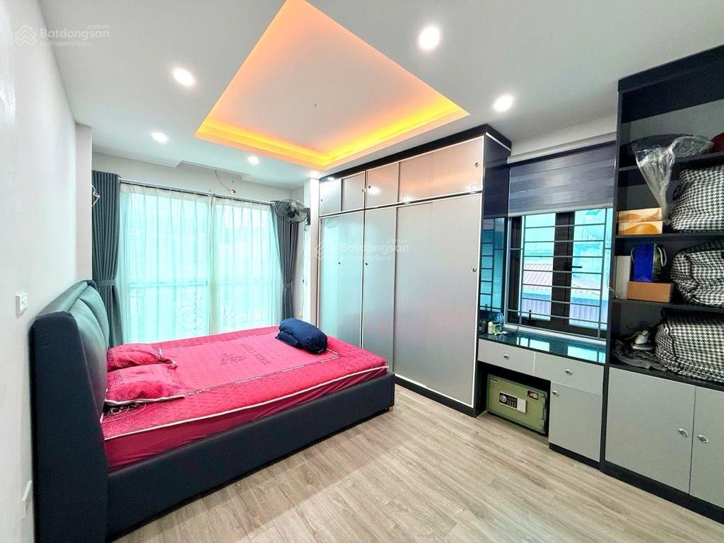 Chùa bộc  45m2 x 5t  7 phòng ngủ  mt hơn 4m  15m ra mặt phố  nhỉnh 12 tỷ có tl.