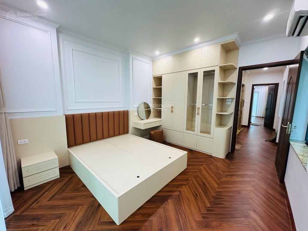 Bạch mai  50m2 x 6t  thang máy  mt khủng  10m ra mặt phố  hơn 13 tỷ có tl